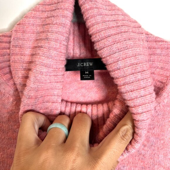 J. Crew Alpaca Blend Pink Turtleneck Sweater in Supersoft Yarn Boxy Size Medium - Picture 3 of 6